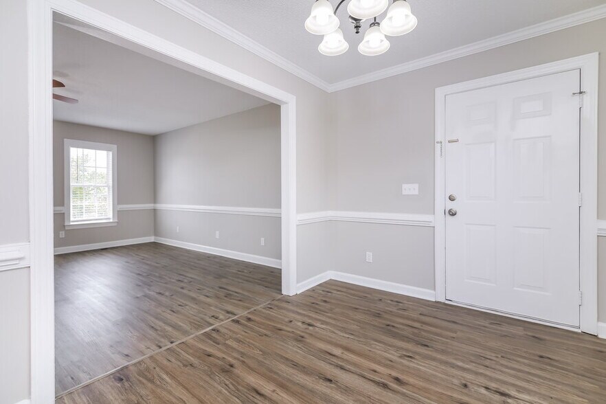 Building Photo - 204 Hunter Way