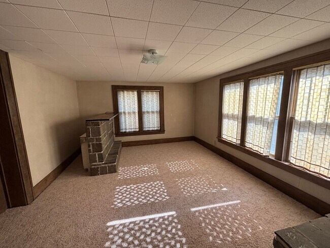 Building Photo - 3 BED | 1 BATH | HOME | WEST RAPID