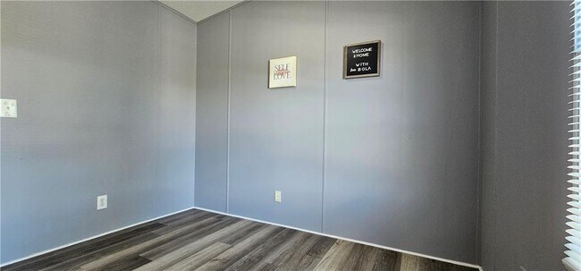 Building Photo - 4255 Smoke Creek Pkwy