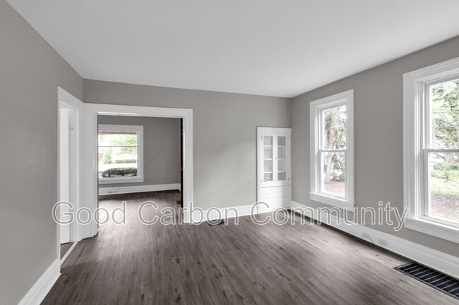 Building Photo - 246 Tremont St