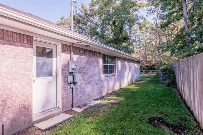 Building Photo - 203 Pine Valley