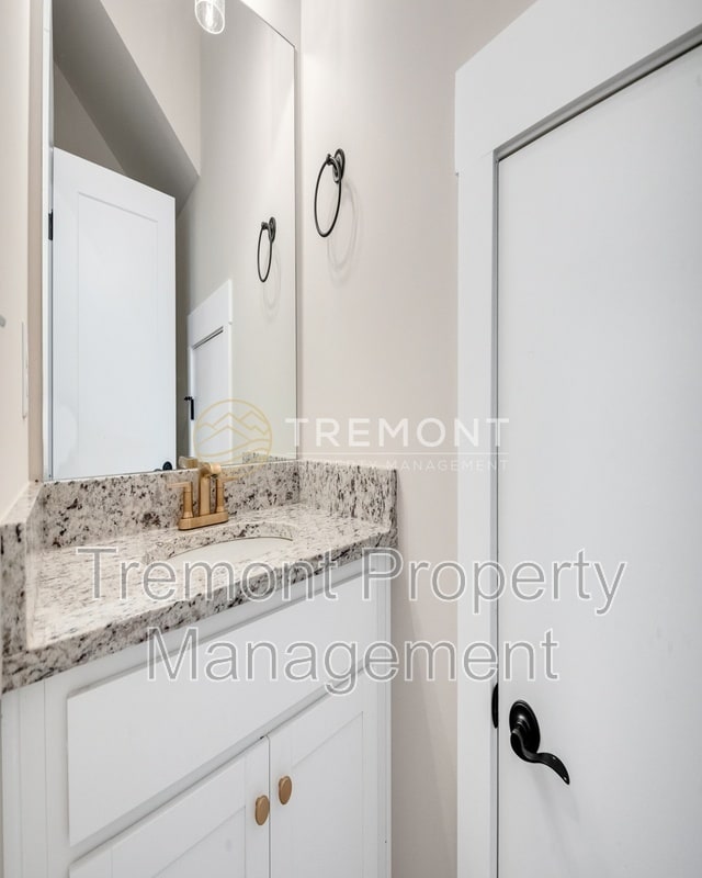 Building Photo - 1227 J Andrews Pl