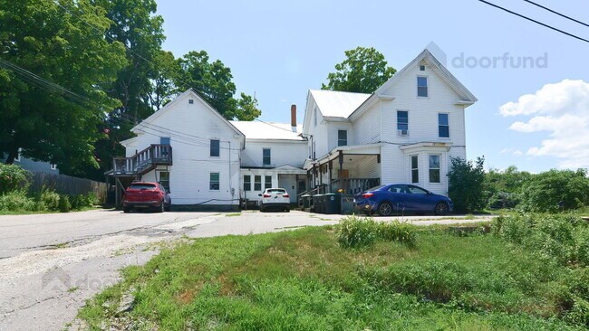 Building Photo - 11 Pleasant St