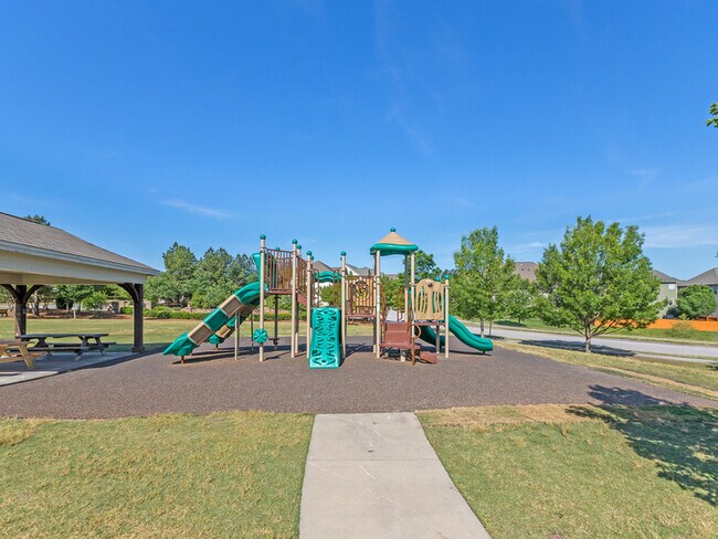 Building Photo - 533 Panorama Park Pl