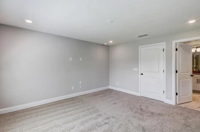 Building Photo - 1745 Hourglass Dr