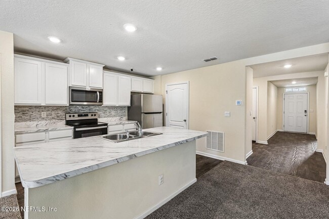 Building Photo - 3470 Lawton Pl