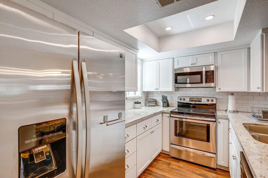 Building Photo - 11011 N 92nd St