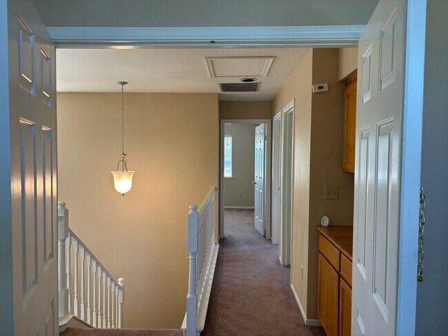 Building Photo - Beautiful Two-Story Home in highly desirable Brentwood location!