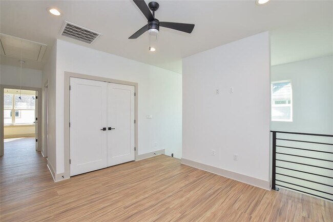 Building Photo - 7103 Bennett Ave