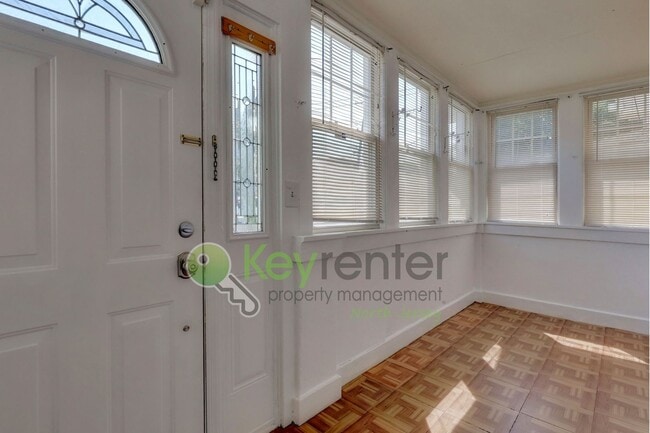 Building Photo - Charming 3-Bedroom Home with Finished Base...