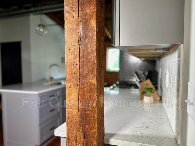 Building Photo - 437 W Grant St