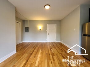 Building Photo - 4546 N Damen Ave