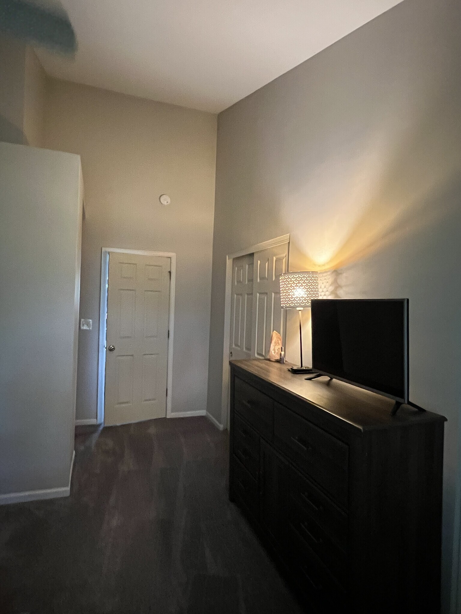 Building Photo - 2128 Fulham Dr