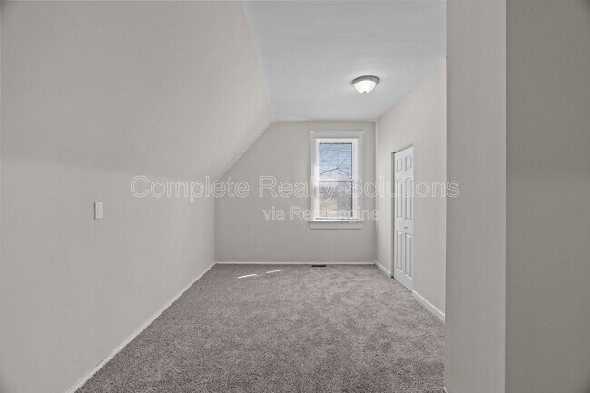 Building Photo - 6811 Etzel Ave