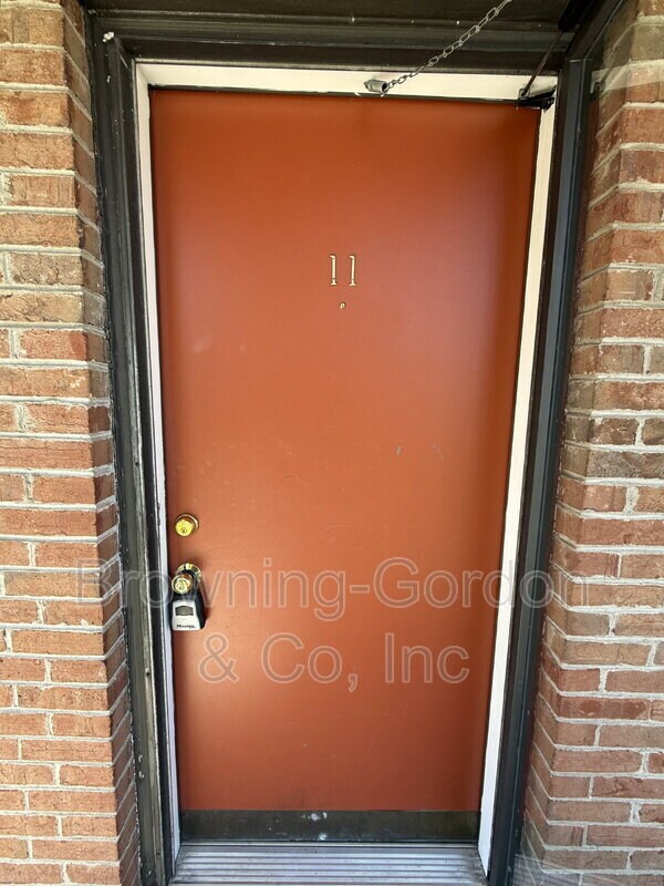 Building Photo - 3600 Hillsboro Pike