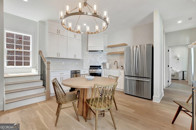 Building Photo - 11 Bourbon St