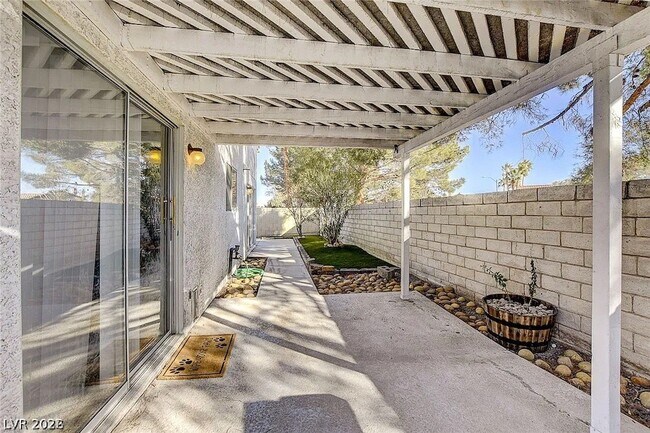 Building Photo - 9417 Shellfish Ct