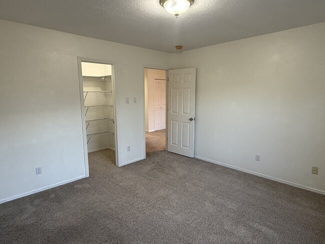 Building Photo - 10538 Olympic St NW