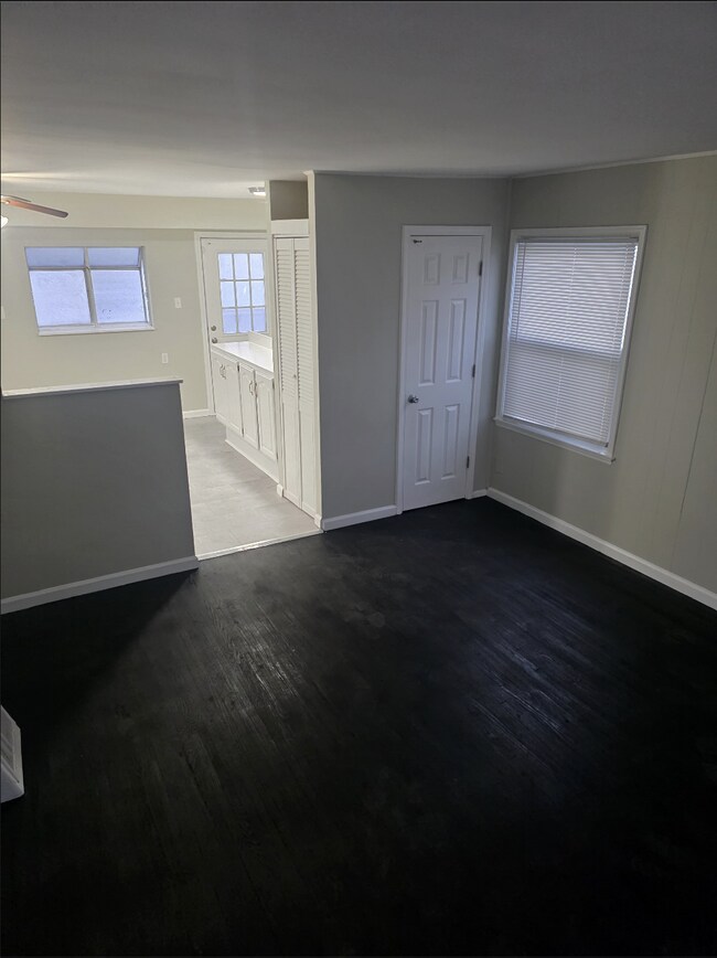 Building Photo - Beautiful 4-Bedroom Home for Rent in St. Louis – $1,800/Month