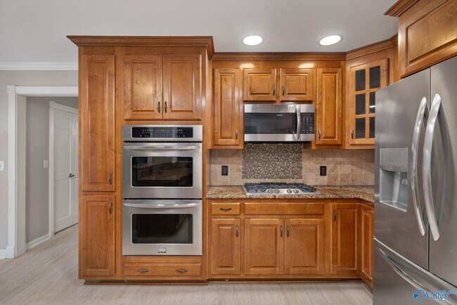 Building Photo - 820 Tannahill Dr SE