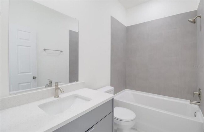 Building Photo - 14908 SW 63rd Ct