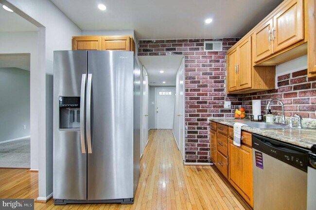 Building Photo - 7763 Durer Ct
