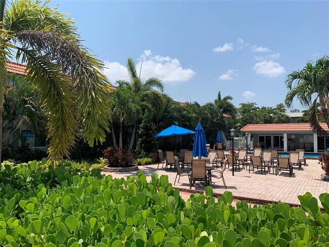 Building Photo - 659 W Oakland Park Blvd