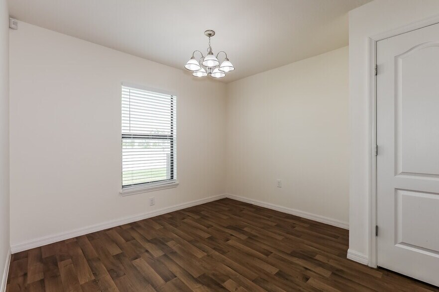 Building Photo - 748 Chatham Walk Dr