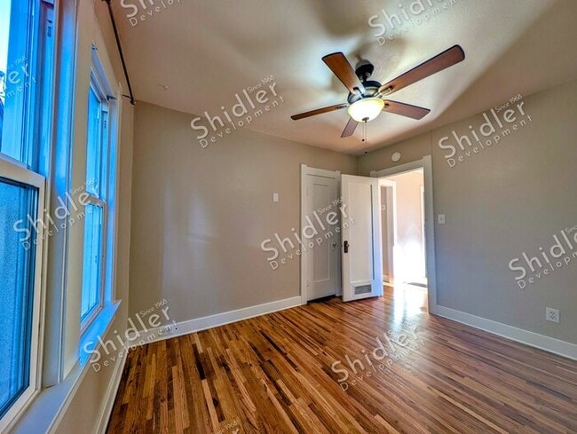 Building Photo - Upgraded Bungalow with Garage