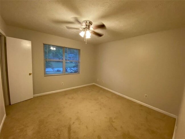 Building Photo - 379 Mimosa Dr