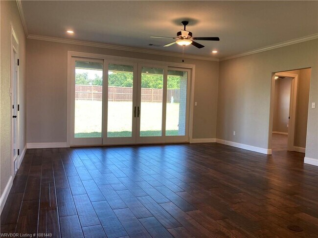 Building Photo - 8000 Jepsen Dr
