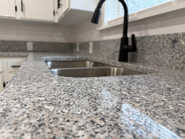 Building Photo - 809 Palmer Ave