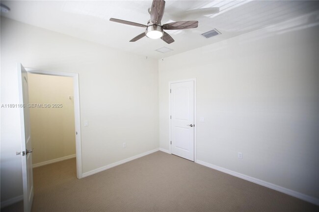 Building Photo - 8293 Cadre Noir Rd