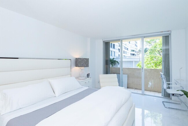 Building Photo - 3581 S Ocean Blvd