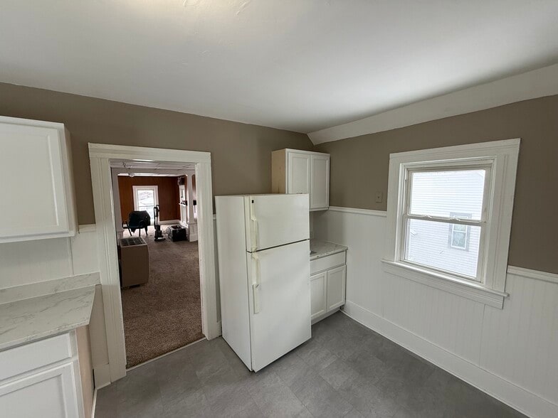 Building Photo - 121 N 8th St