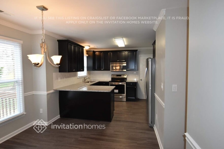 Building Photo - 3349 Daingerfield Dr