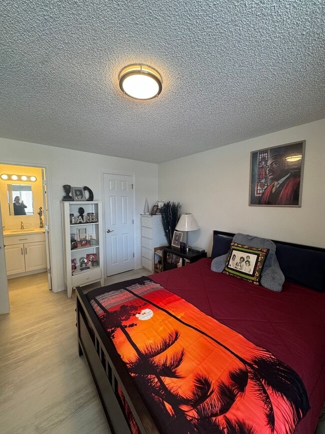 Building Photo - Gorgeous Condo in Seward Park with 2 Parking Spaces, Steps Away from Pool with Water View!