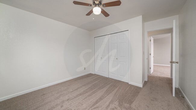 Building Photo - Four level home in Vista Grande