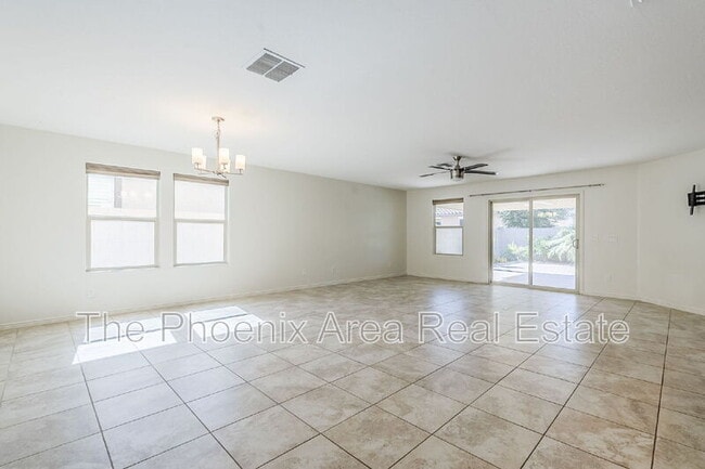 Building Photo - 3947 E Constitution Dr