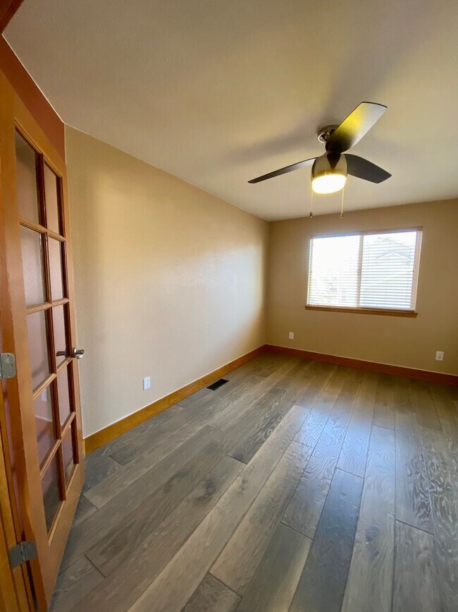Building Photo - Immaculate 4 bed 3.5 Bath with Mountain Views and Unique Amenities!  Pet Friendly! Desirable 80922!