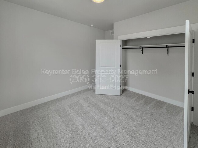 Building Photo - 152 S Koyukuk Ln