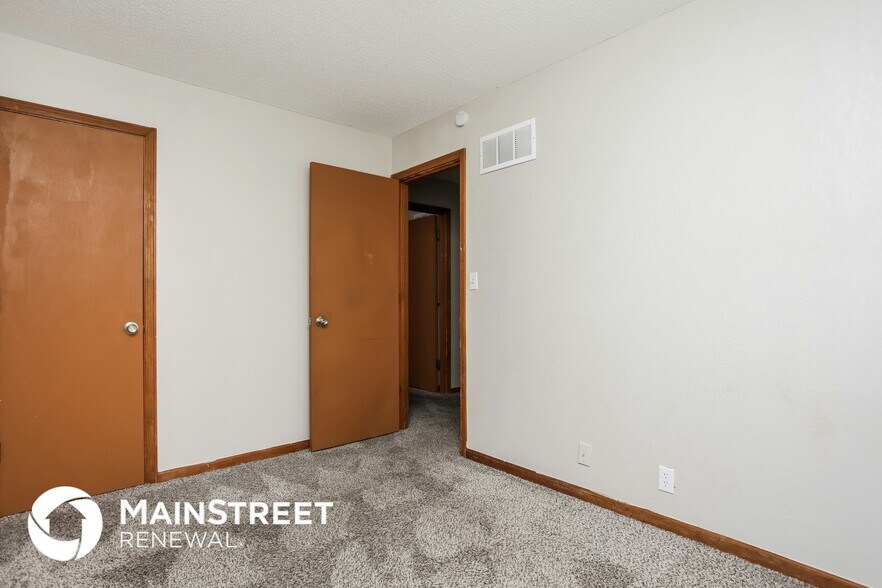 Building Photo - 206 NW 102 St