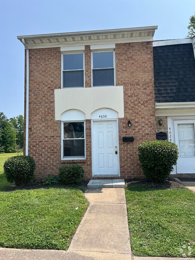 Building Photo - 4630 Greenwood Dr