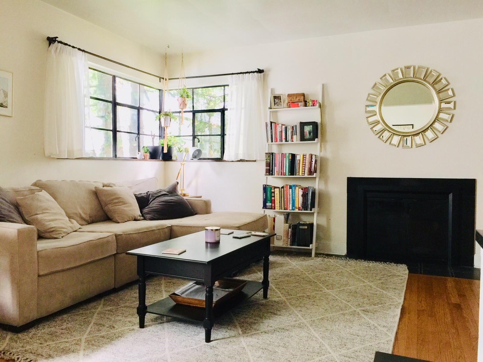 Main Living room for lots of natural light - 1614 Ferndale Pl