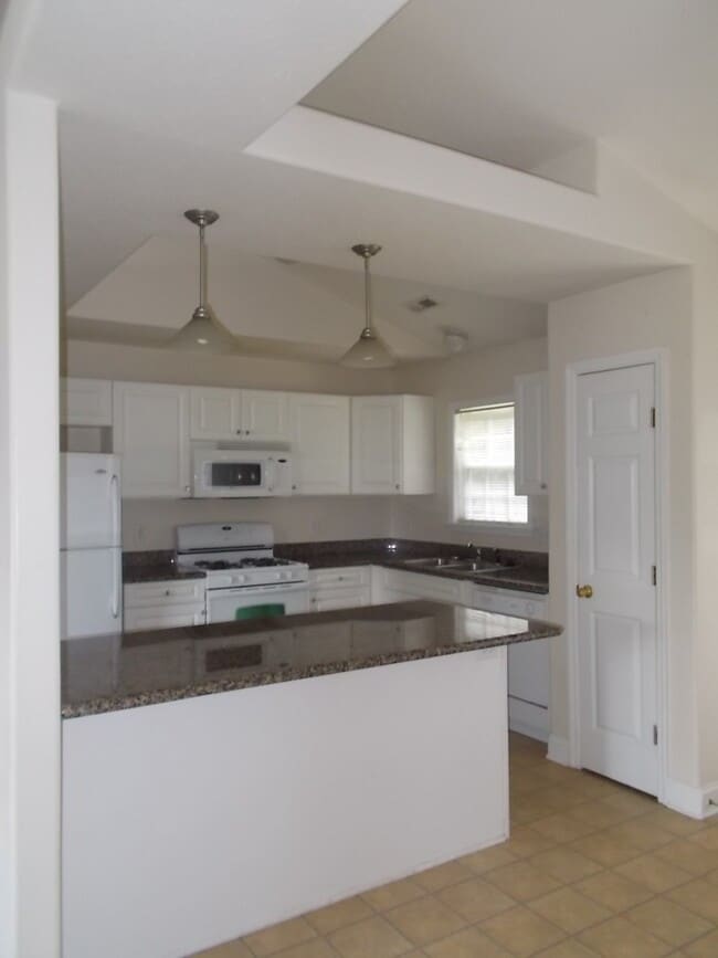 Building Photo - 139 Corinth Dr