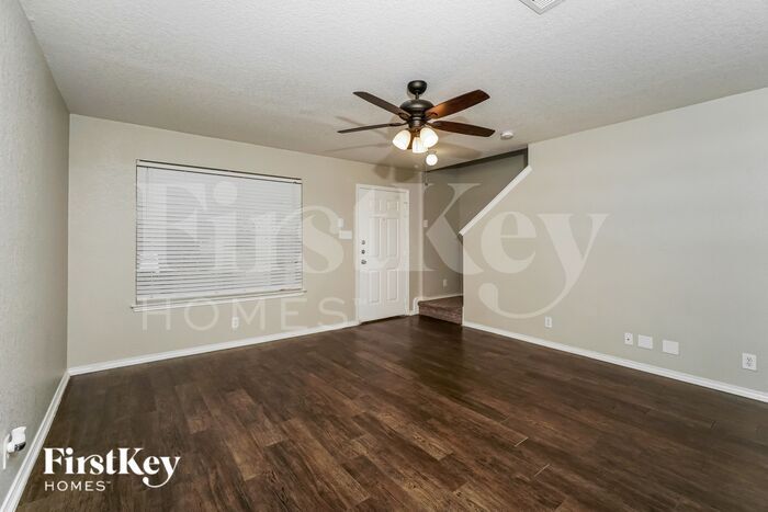 Building Photo - 118 Cindy Lou Dr