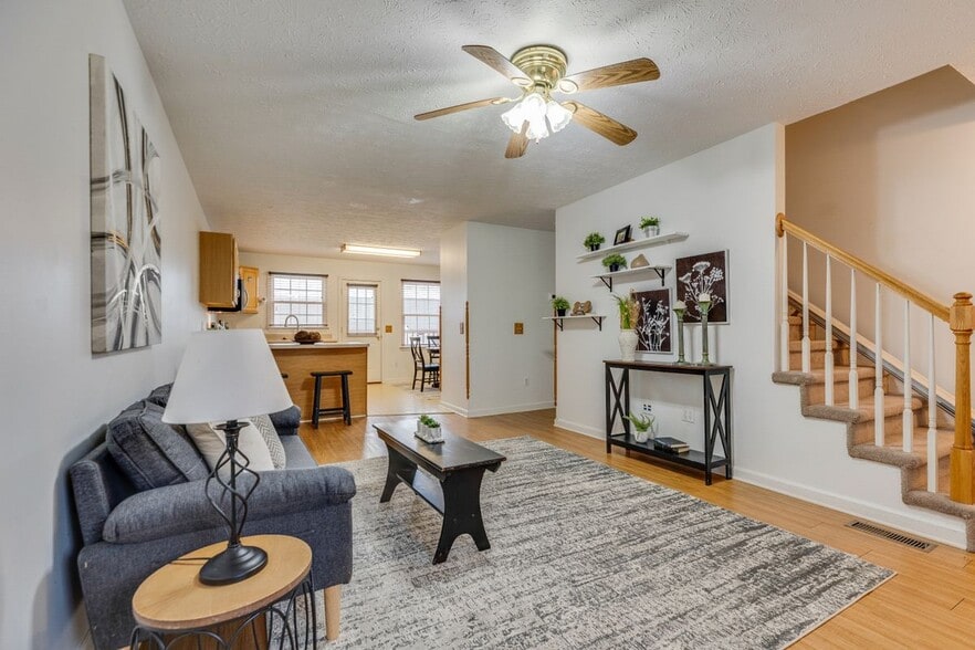 Building Photo - 659 Beaverview Dr
