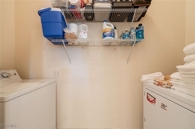 Building Photo - 2825 Palm Beach Blvd