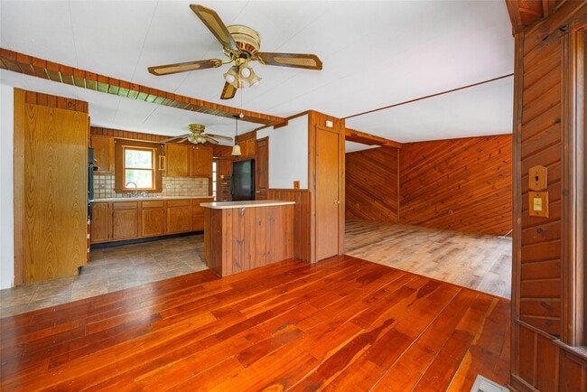 Building Photo - 1503 NY-9G