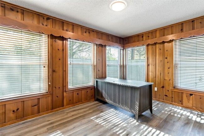 Building Photo - 2530 Wordsworth St